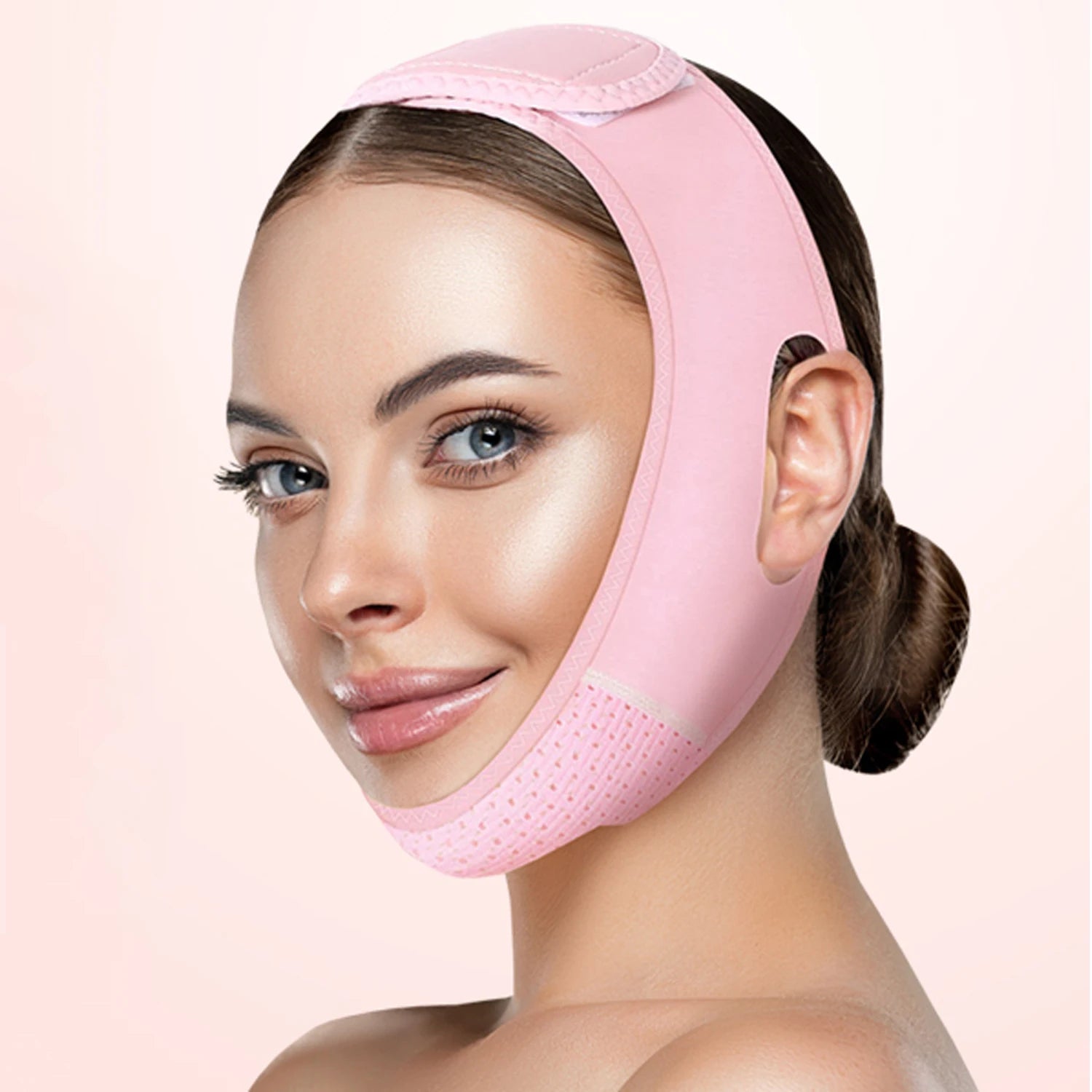 Erlebe die Kraft von Denella™ – unserem wiederverwendbaren V-Line Face Strap, der deine Gesichtszüge sanft anhebt und das Doppelkinn sichtbar reduziert. Ideal für alle, die sich eine V-förmige, straffe Gesichtsform wü